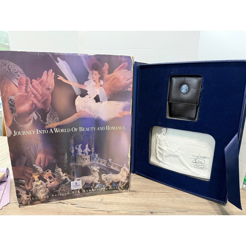 Lladro Collectors Society New Member Package Don Quixote Plaque Leather Key Case